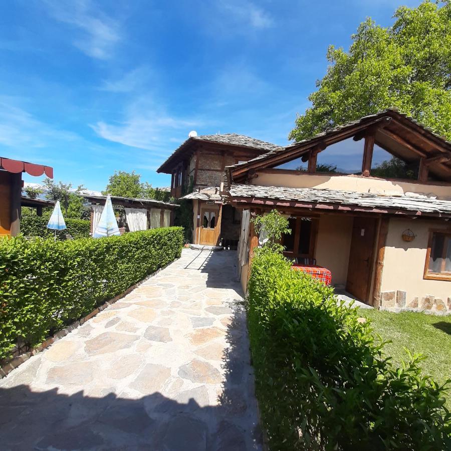 Семеен Хотел Скендерова Къща Leshten Exterior foto