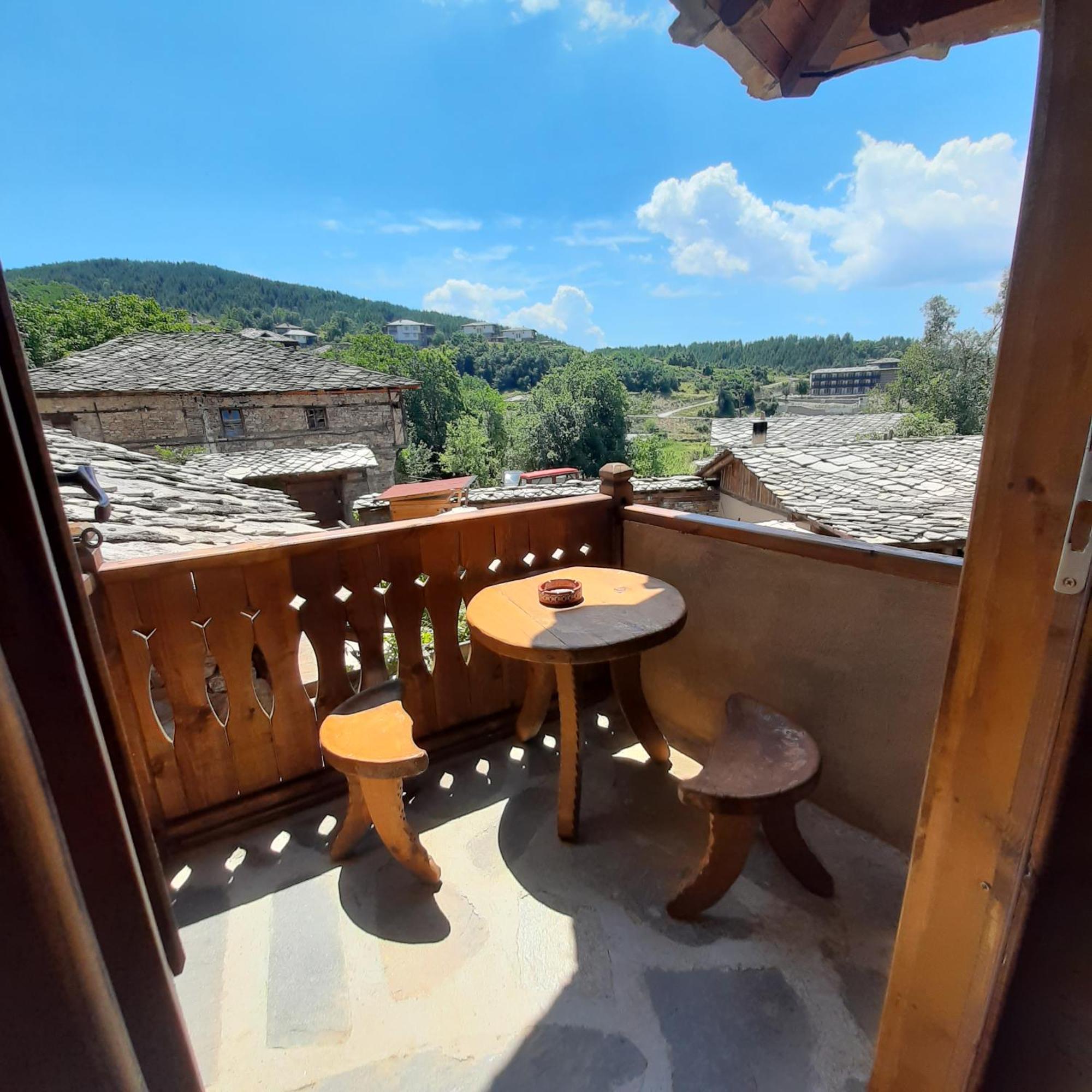 Семеен Хотел Скендерова Къща Leshten Zimmer foto
