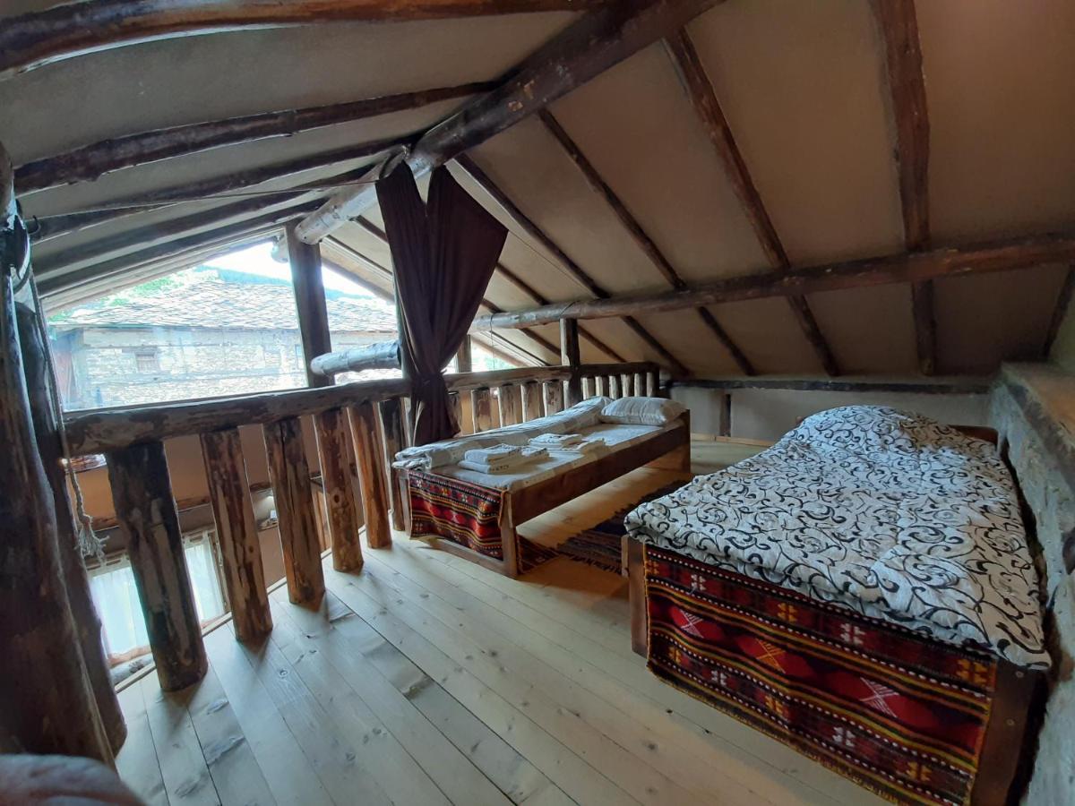 Семеен Хотел Скендерова Къща Leshten Zimmer foto